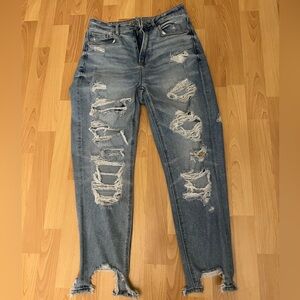 American Eagle Mom Jeans Size 6 Short